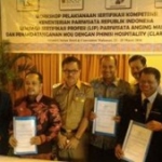 Sertifikasi Karyawan Grand Clarion Makassar